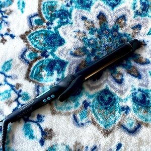 Slightly used Bio Ionic Long Barrel Curling Iron